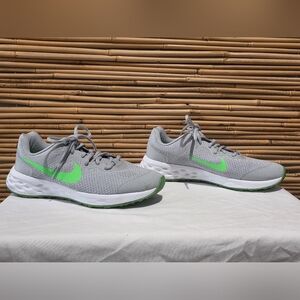 Nike Revolution 6 Youth Size 6 running shoes in the "Light Smoke Grey & Green"